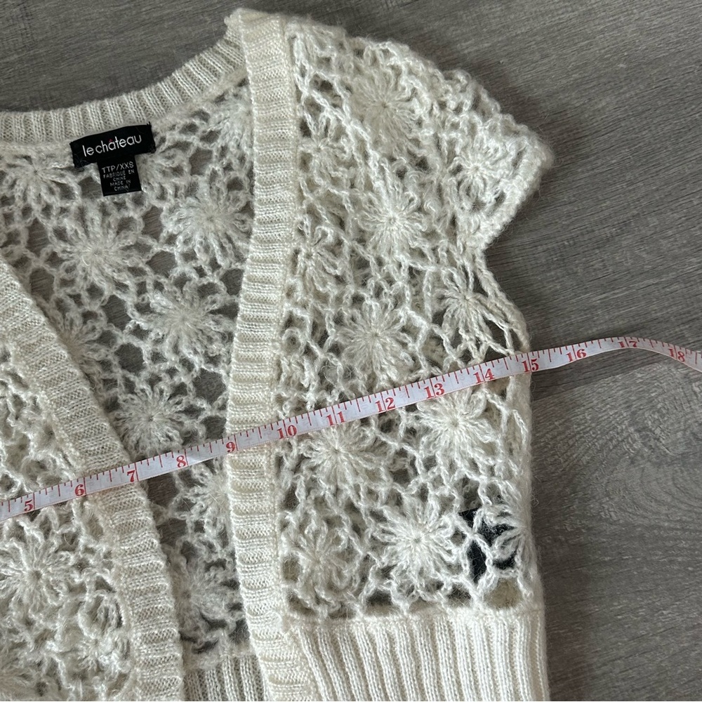 Le Chateau Ivory Floral Knit Top Crop, Cover Up - Picture 3 of 5